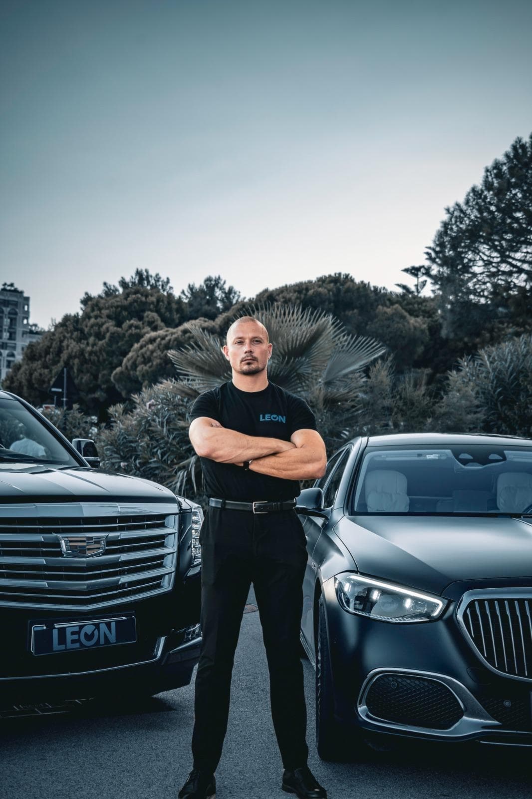 Cadillac Escalade ESV Platinum — 16