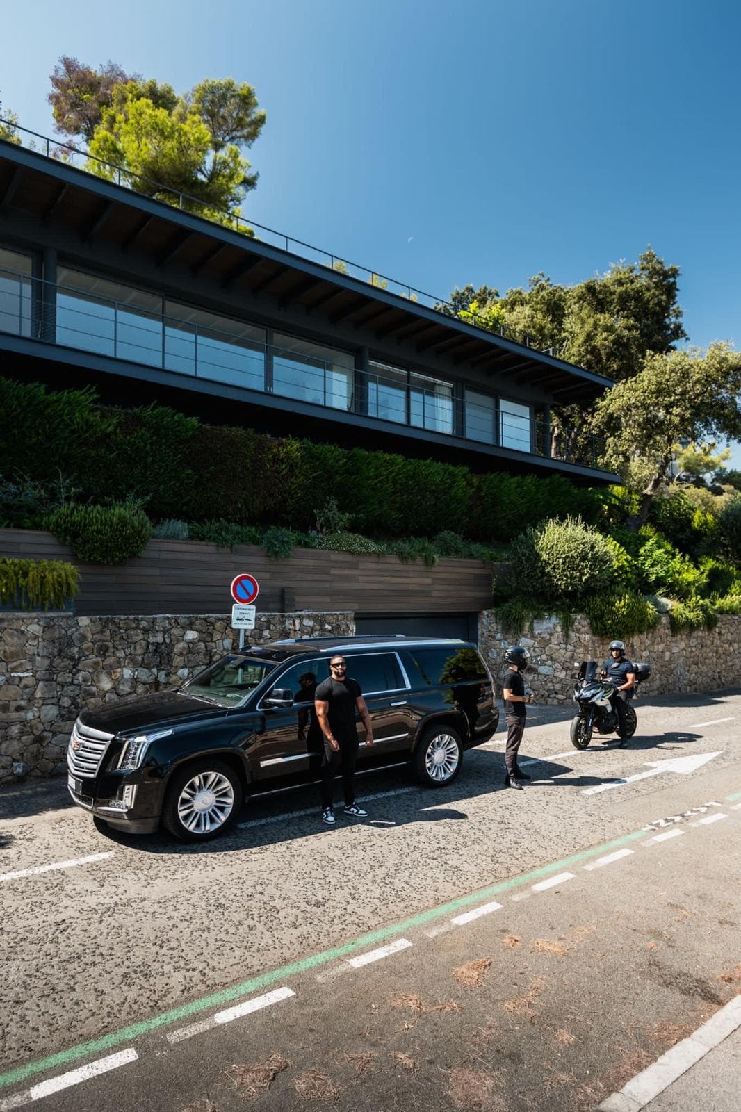 Cadillac Escalade ESV Platinum: 6