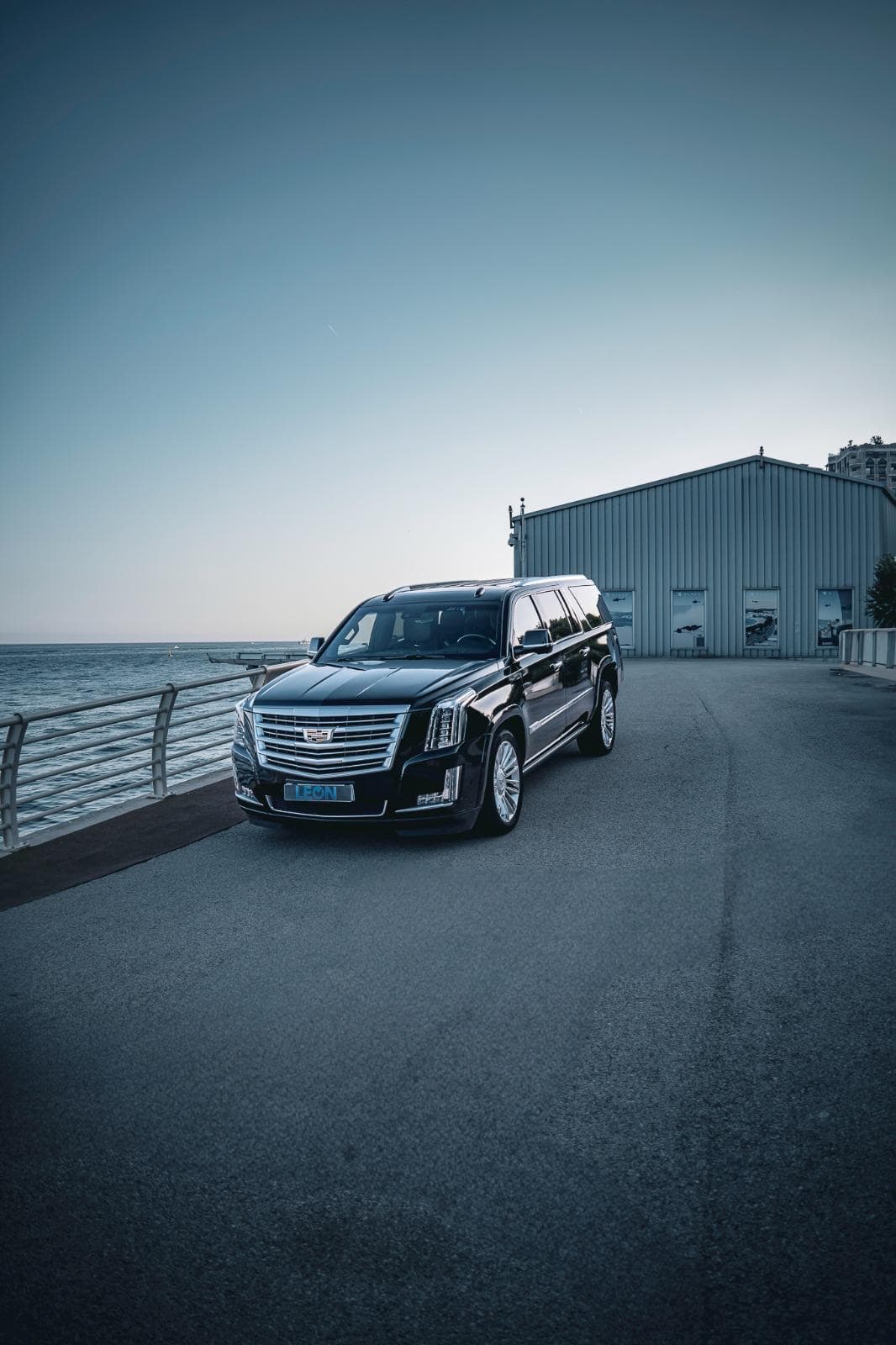 Cadillac Escalade ESV Platinum — 14