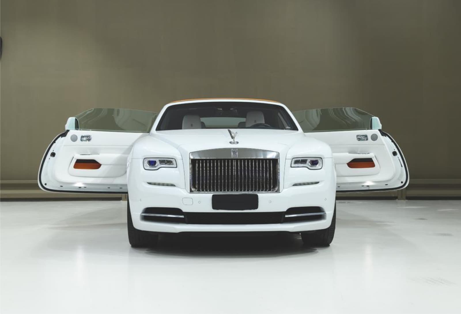 Rolls-Royce Dawn Cabriolet — vue 1