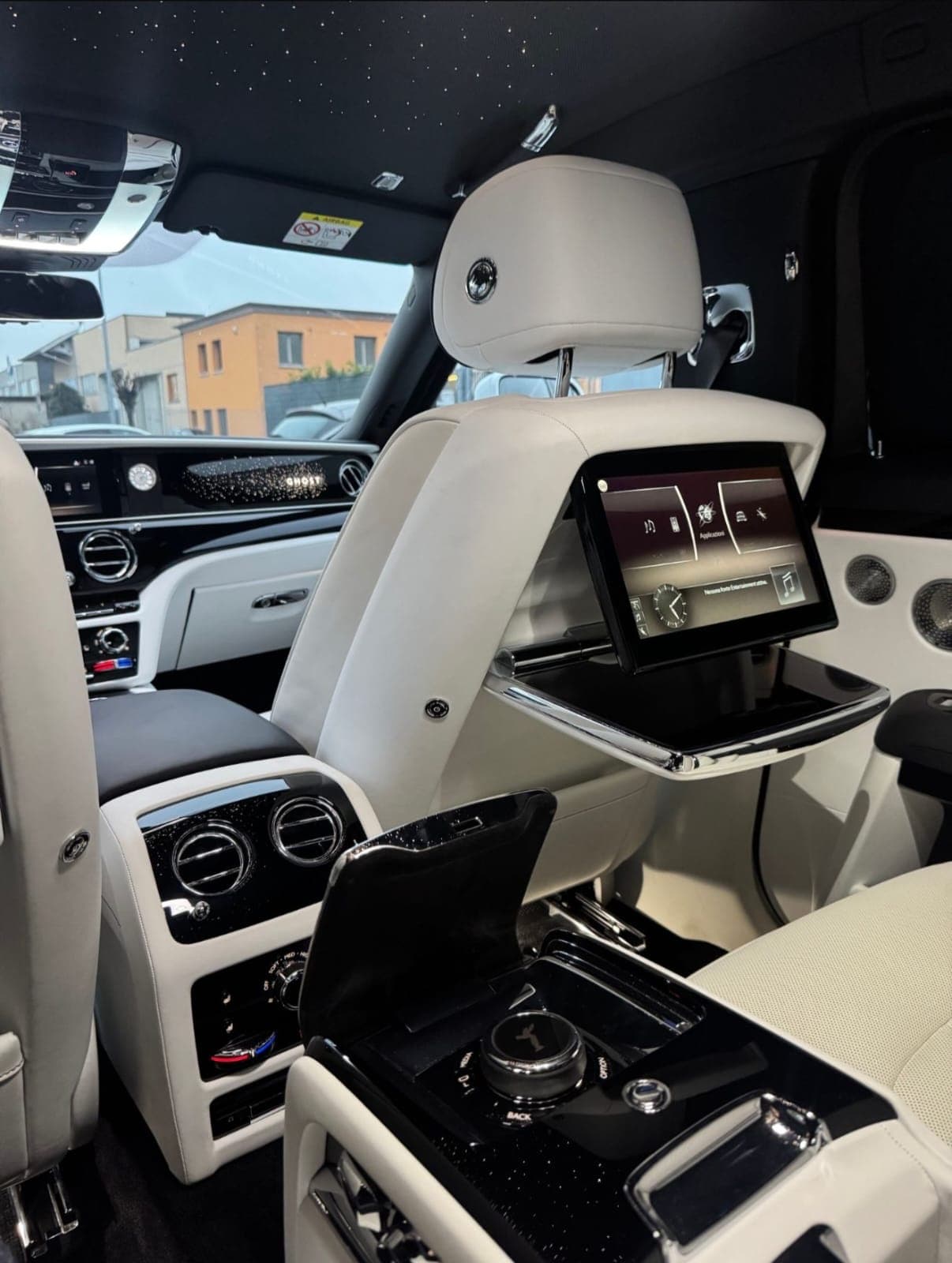 Rolls-Royce Ghost Extended: 7