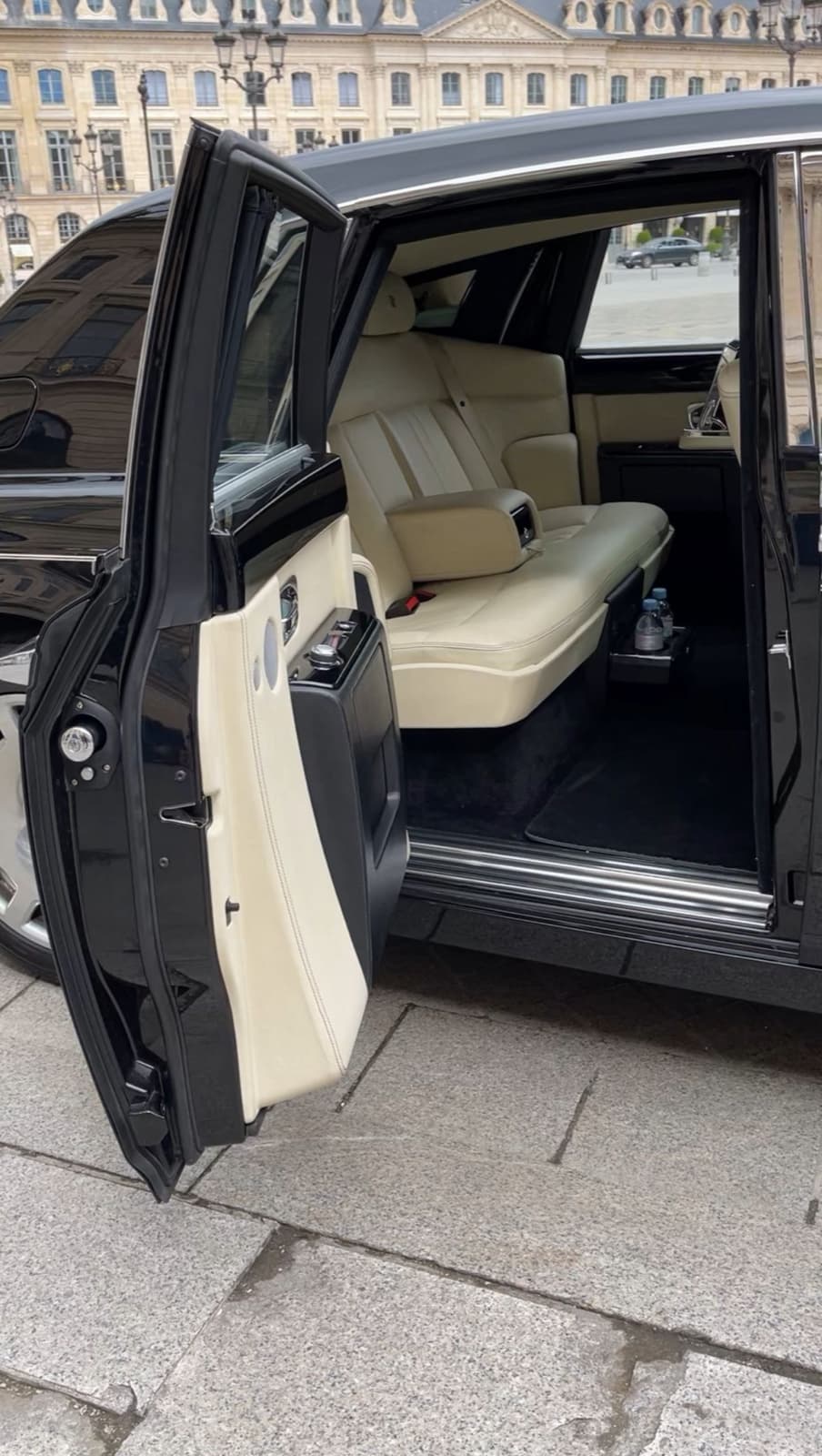 Rolls-Royce Phantom VIII: 10